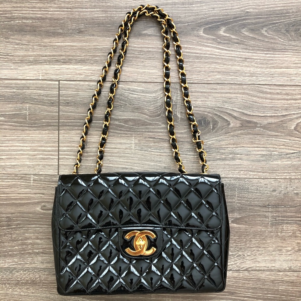 CHANEL CLASSIC FLAP SHOULDER BAG